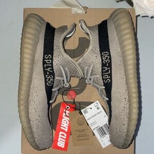 Kids Yeezy 350 V2 Slate size 1.5 with original box